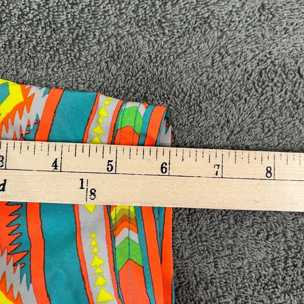 Chubbies Neon Aztec Hybrid Board Swim Shorts Mens Medium Multicolor Drawstring‎